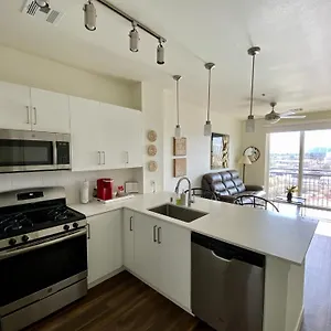  Apartment Ely On Fremont