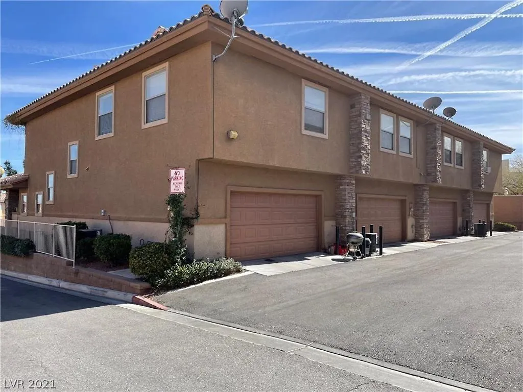 Gate Dual Master Suites Office And Dog Park 30 Days Minimun Las Vegas Apartment